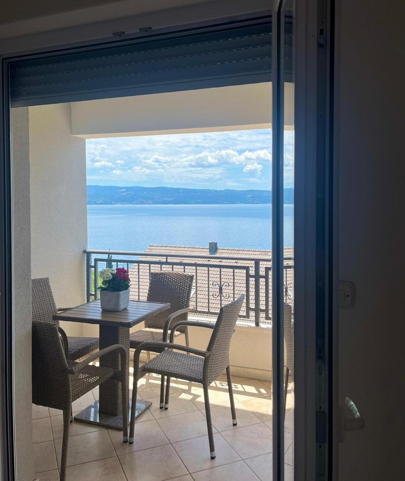 Apartments Curnic Єсенице Екстер'єр фото