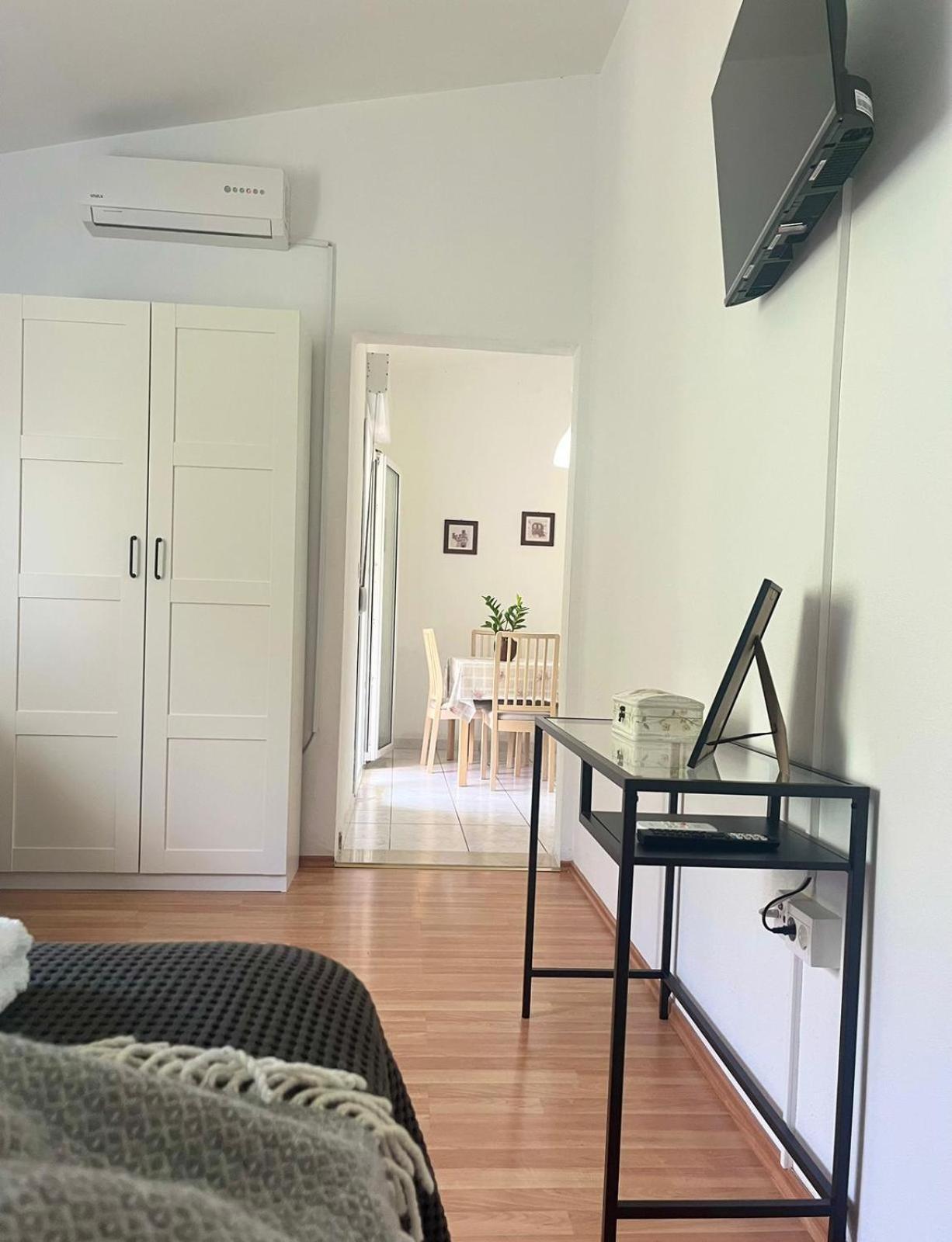 Apartments Curnic Єсенице Екстер'єр фото
