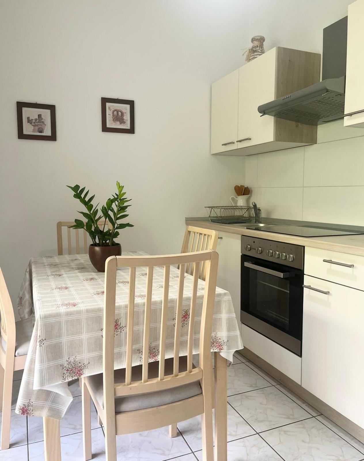 Apartments Curnic Єсенице Екстер'єр фото